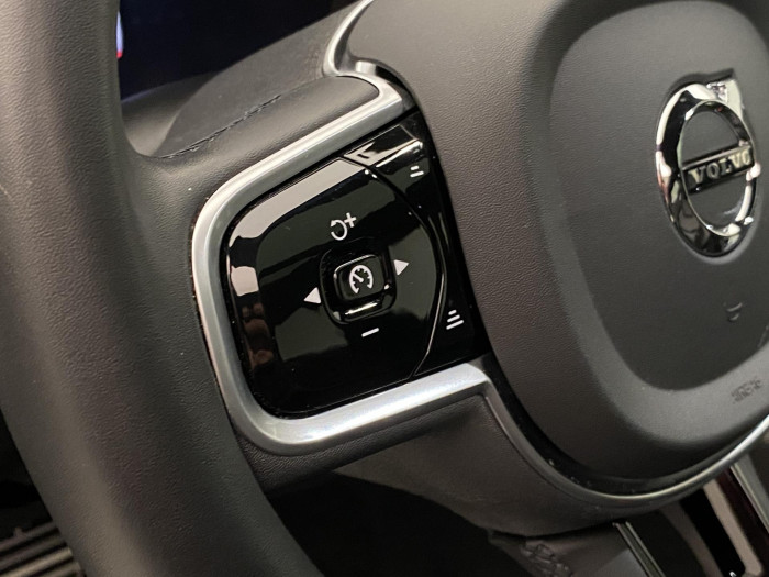 Volvo XC60 B5 AWD R-DESIGN AUT