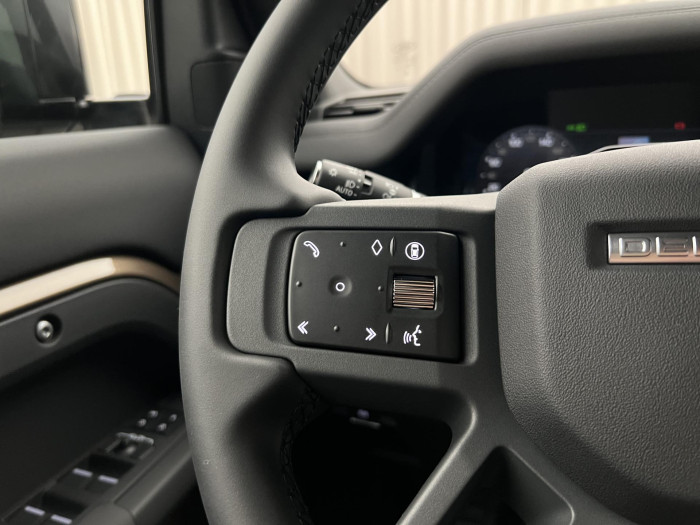 Land Rover Defender 110 D250 X-DYNAMIC SE AWD Aut 3.0 d Dynamic SE