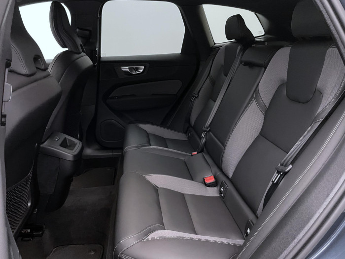 Volvo XC60 B5 AWD AUT PLUS BLACK EDITION