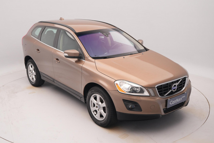 Volvo XC60 D3 AWD MOMENTUM CZ 1.maj 2.4 d Momentum
