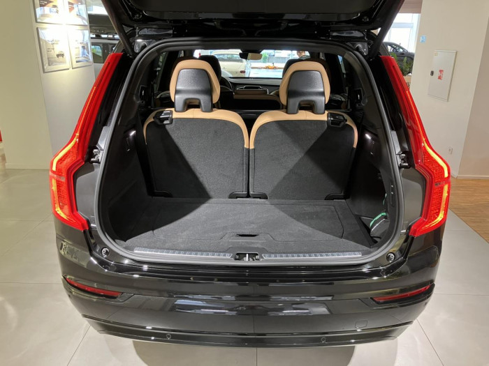 Volvo XC90 T8 AWD AUT  PLUS 7-míst 2.0 Plus