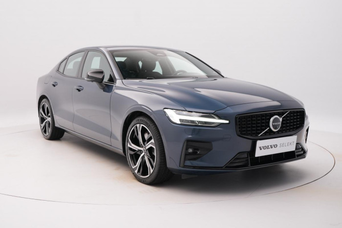 Volvo S60 B5 AWD ULTIMATE DARK REZERVACE