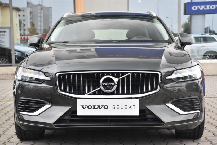 Volvo V60 T8 AWD RECHARGE REZERVACE
