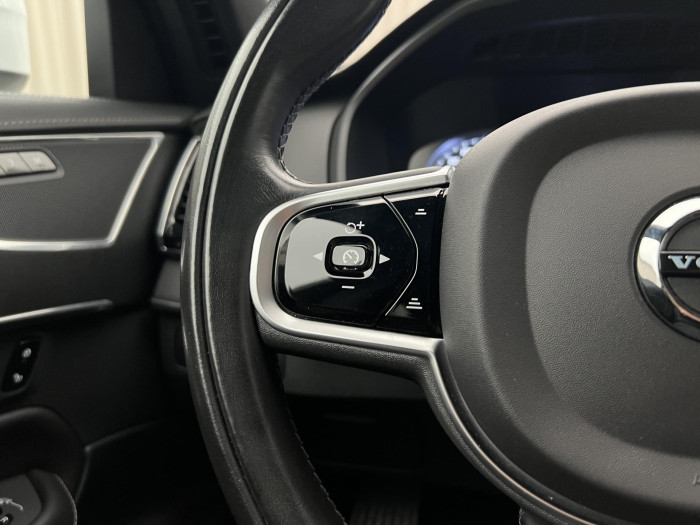 Volvo XC90 B5 AWD R-DESIGN 7MÍSTNÁ AUT