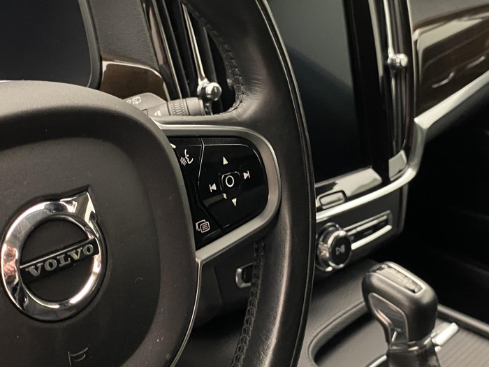 Volvo V90 T4 MOMENTUM AUT REZERVACE 2.0 Momentum