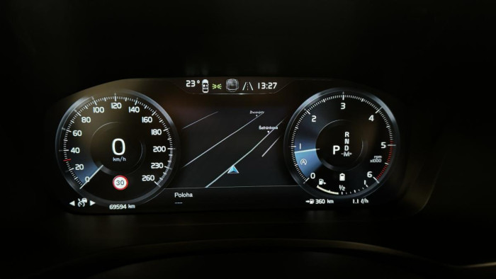 Volvo V60 CROSS COUNTRY B4 REZERVACE