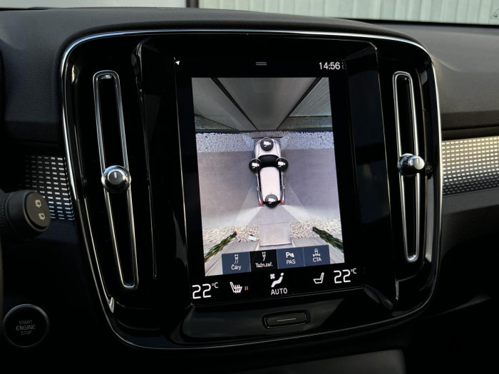 Volvo XC40 T5 R-DESIGN RECHARGE REZERVACE