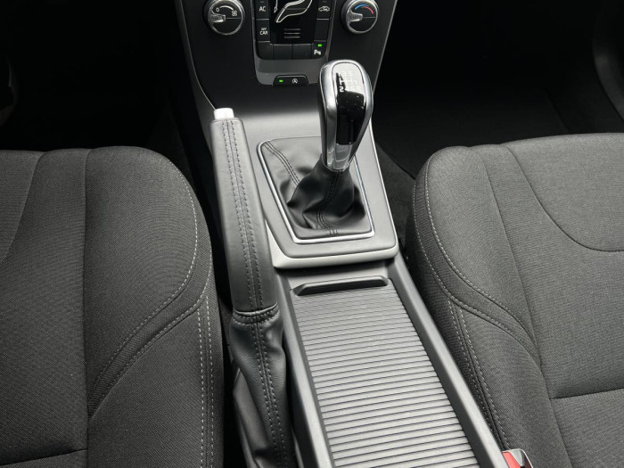 Volvo V40 D2 NAVIGACE 1.maj. 2.0 d