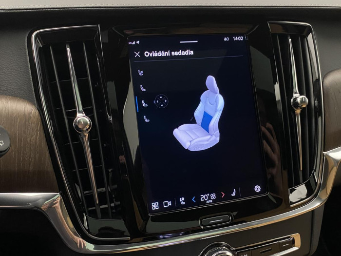 Volvo V90 T6 AWD RECHARGE REZERVACE