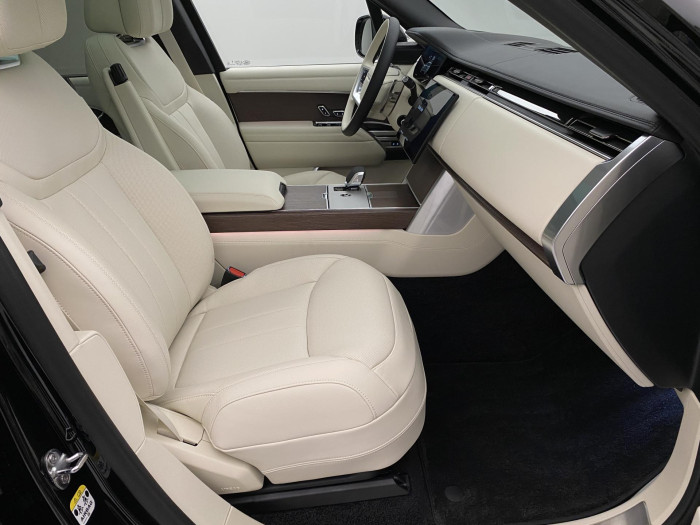 Land Rover Range Rover P550e AUTOBIOGRAPHY SWB