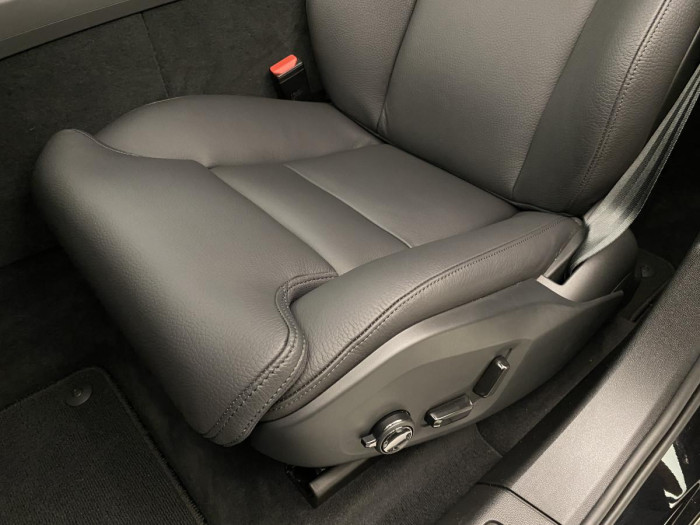 Volvo XC60 B4 AWD PLUS DARK AUT REZERVACE