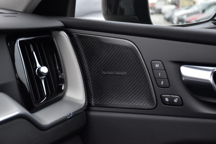 Volvo XC60 B4 AWD DARK PLUS REZERVACE 2.0 Plus