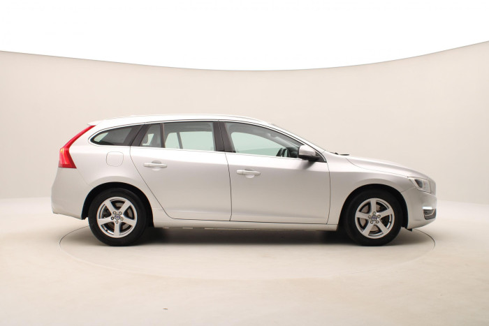 Volvo V60 D4 SUMMUM AUT NAVIGACE 2.0 d Summum