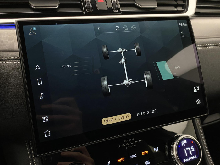 Jaguar F-Pace D300 R-DYNAMIC SE REZERVACE 3.0 d Dynamic SE