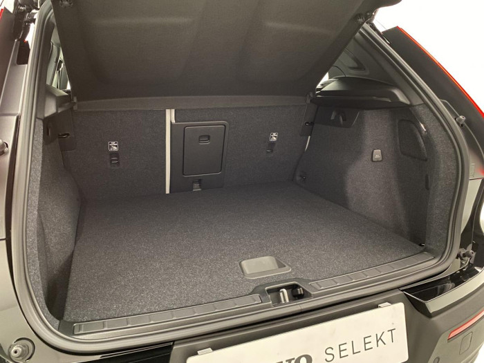 Volvo XC40 T5 ULTIMATE RECHARGE REZERVACE