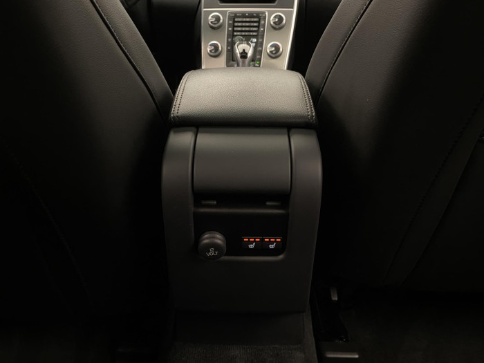 Volvo V60 D4 SUMMUM AUT NAVIGACE 2.0 d Summum