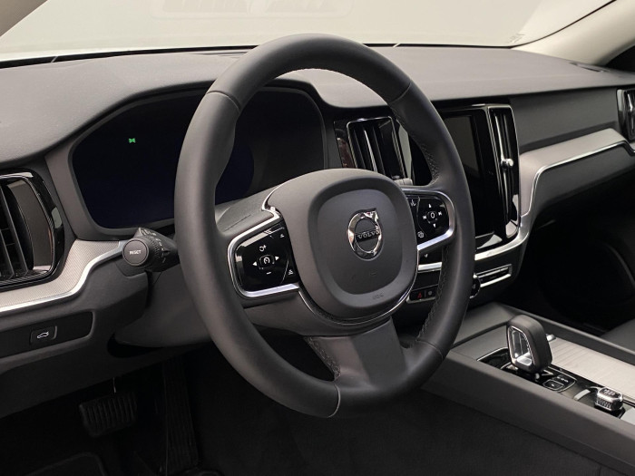 Volvo V60 B4 DARK PLUS AUT REZERVACE