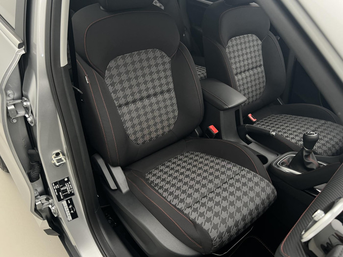 MG ZS 1.5 ESSENTIAL PLUS CZ