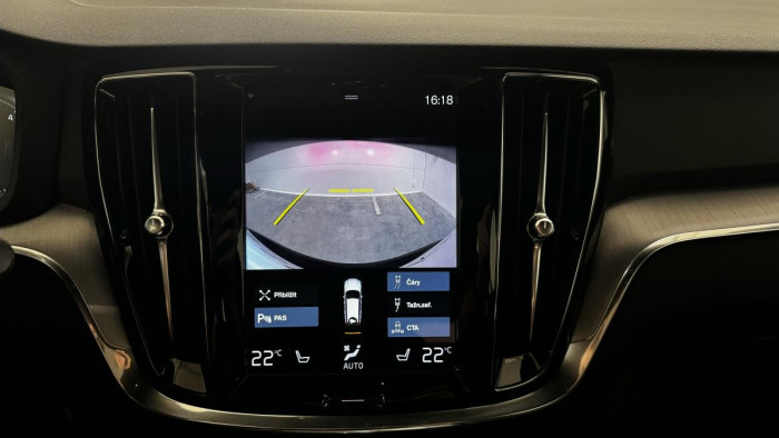 Volvo V60 D4 AWD MOMENTUM REZERVACE 2.0 d Momentum