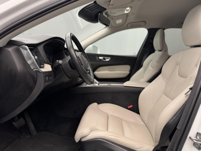 Volvo XC60 B4 AWD INSCRIPTION AUT CZ