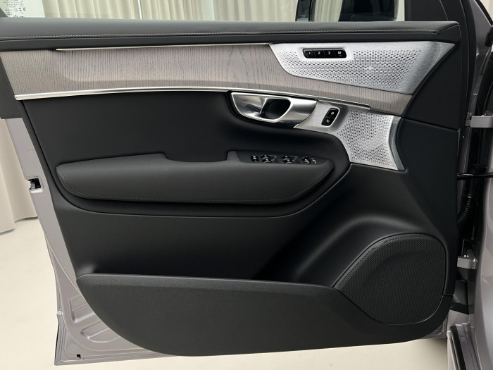 Volvo XC90 T8 AWD RECHARGE DARK ULTRA AUT