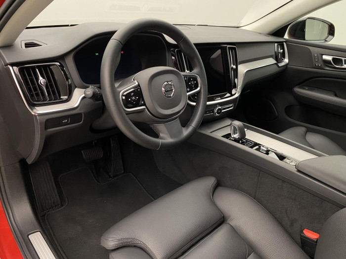 Volvo V60 B4 DARK PLUS AUT CZ