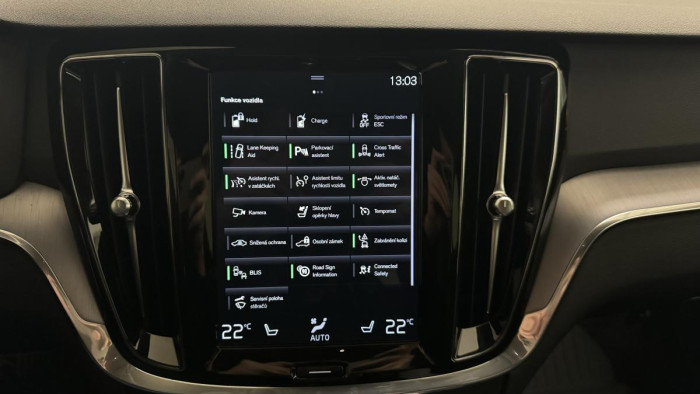 Volvo V60 T6 RECHARGE REZERVACE