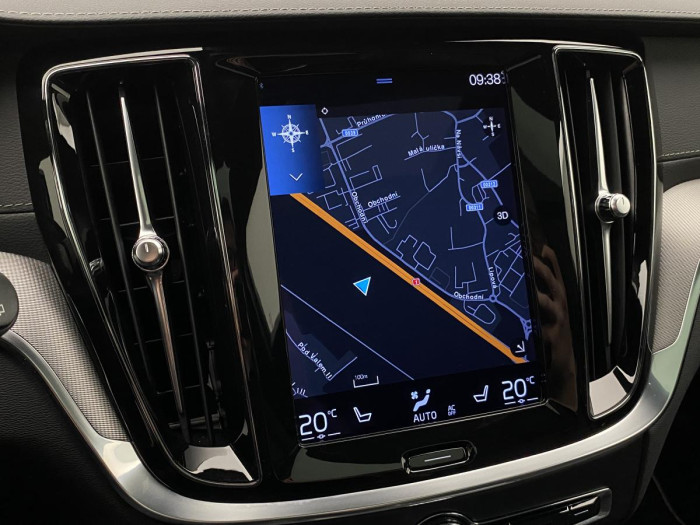 Volvo V60 T6 AWD RECHARGE REZERVACE