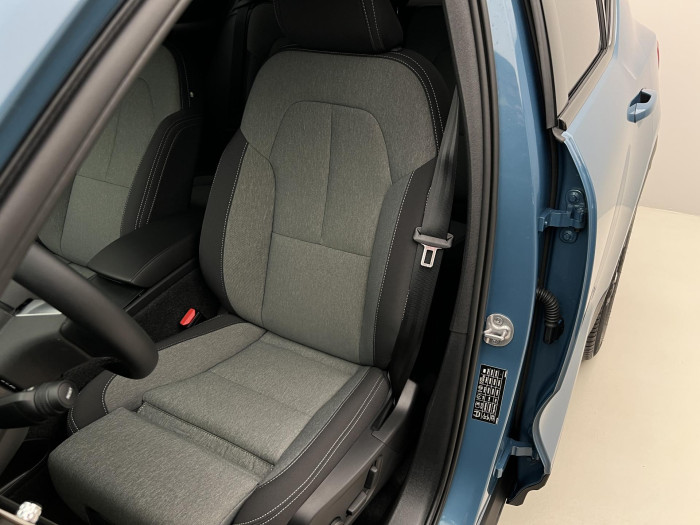 Volvo XC40 B3 PLUS DARK AUT CZ 1.maj.