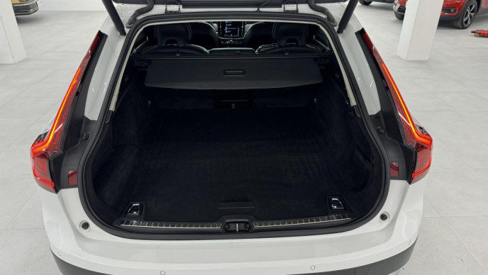 Volvo V90 CROSS COUNTRY D4 REZERVACE 2.0 d