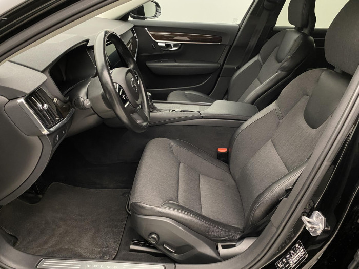 Volvo V90 T4 MOMENTUM AUT REZERVACE 2.0 Momentum