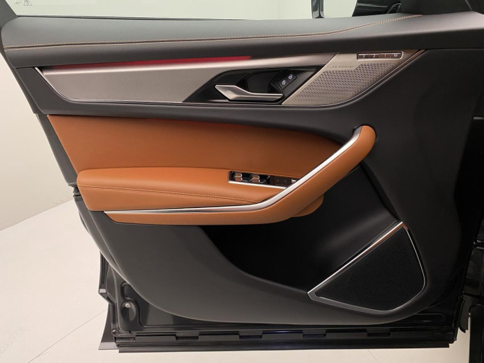 Jaguar F-Pace D300 R-DYNAMIC SE REZERVACE 3.0 d Dynamic SE