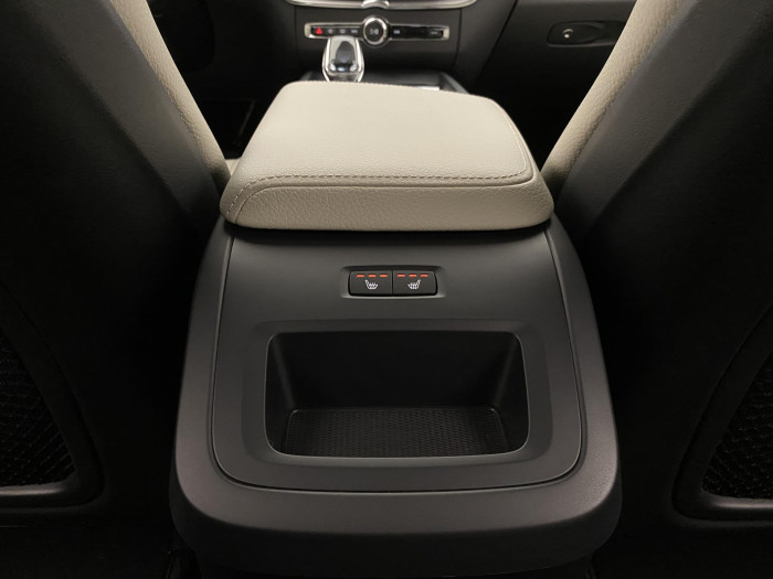 Volvo XC60 B4 AWD INSCRIPTION AUT