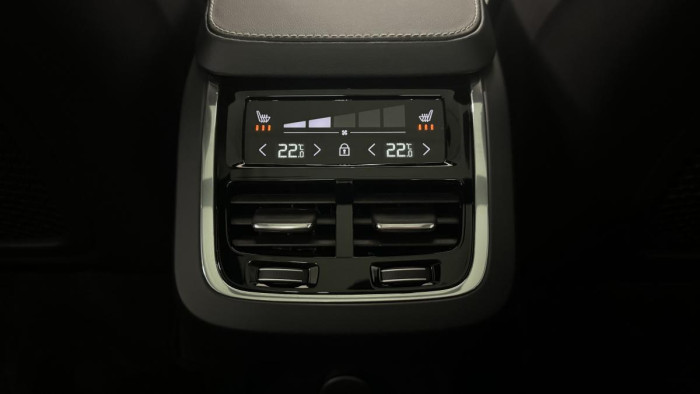 Volvo XC90 T8 AWD R-DESIGN REZERVACE