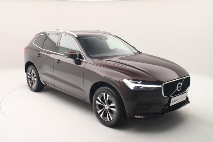 Volvo XC60 B4 MOMENTUM PRO AUT REZERVACE 2.0 Momentum