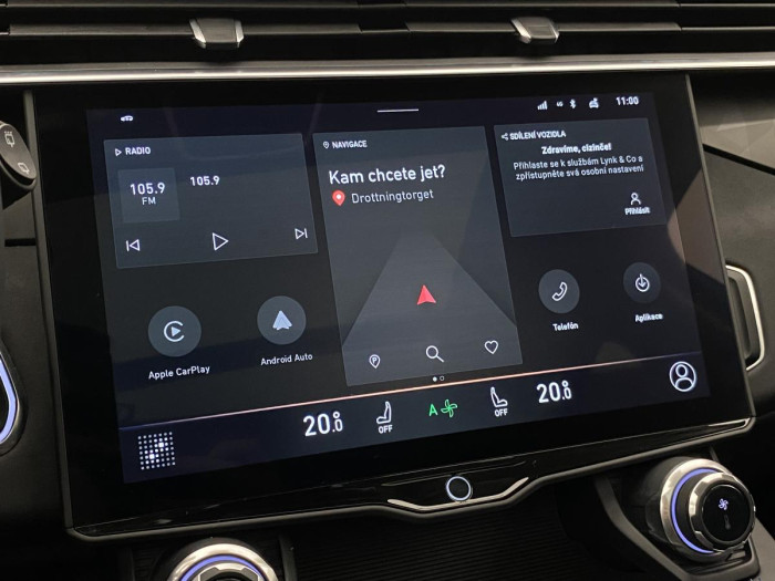 Lynk & Co 01 PHEV DCT AUT 1.maj. REZERVACE