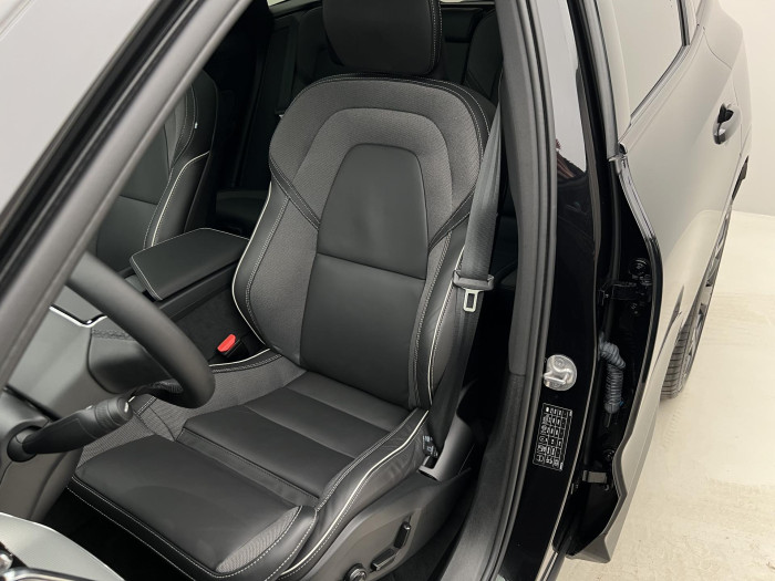 Volvo XC60 T6 AWD RECHARGE BLACK EDITION 2.0 Edition