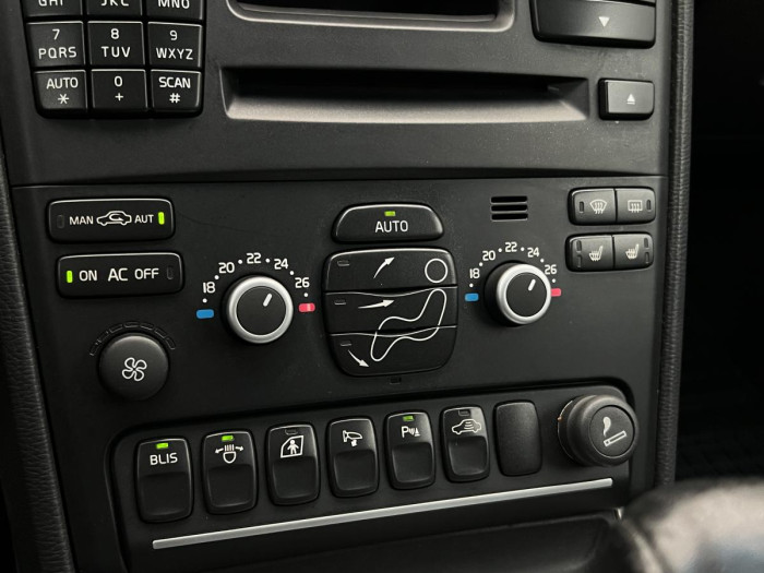 Volvo XC90 D5 AWD EXECUTIVE 7MÍSTNÁ AUT 2.4 d Executive