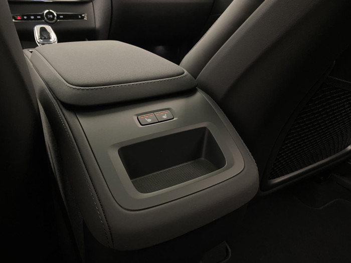 Volvo XC90 B5 AWD BLACK EDITION PLUS 7