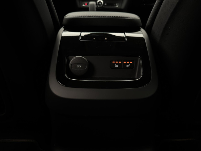 Volvo V90 T6 AWD RECHARGE DARK 1.maj