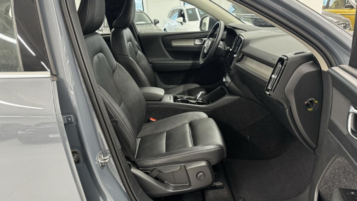 Volvo XC40 D3 INSCRIPTION REZERVACE 2.0 d