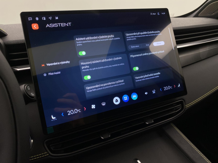 Lynk & Co 01 01 MORE PHEV DEMO