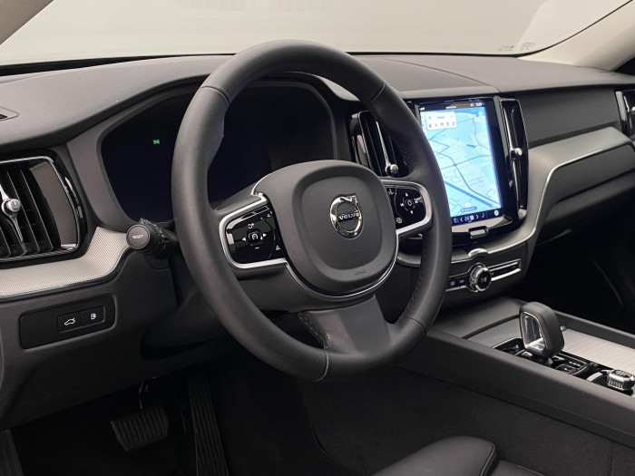 Volvo XC60 T6 AWD PLUG-IN REZERVACE