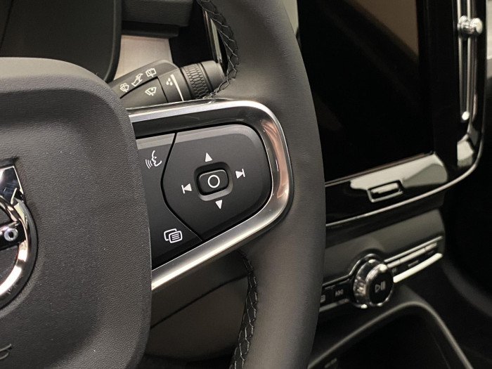 Volvo XC40 B3 AUT PLUS BLACK EDITION