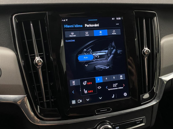 Volvo V90 B4 AWD CORE AUT REZERVACE