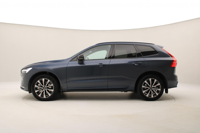 Volvo XC60 B5 AWD PLUS DARK REZERVACE