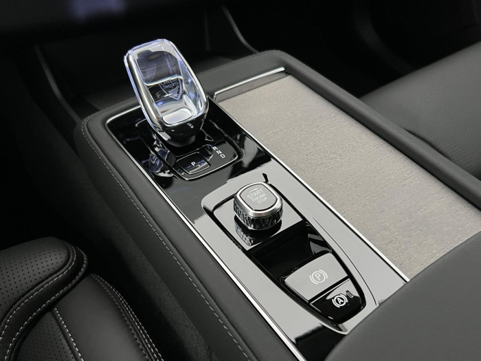 Volvo XC90 T8 AWD RECHARGE DARK ULTRA AUT