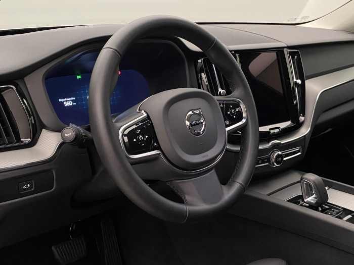 Volvo XC60 B4 AWD PLUS DARK AUT CZ