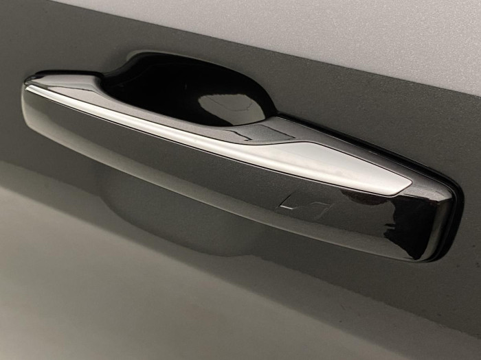 Lynk & Co 01 PHEV DCT AUT 1.maj. REZERVACE