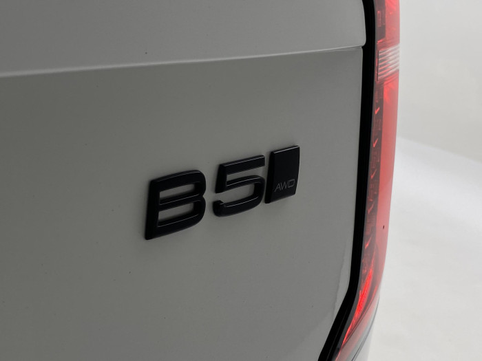 Volvo XC90 B5 AWD BLACK EDITION PLUS 7